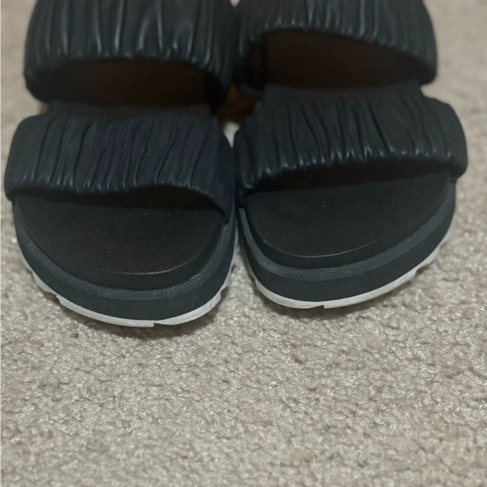 Sorel 2 strap roaming sandal black size 9